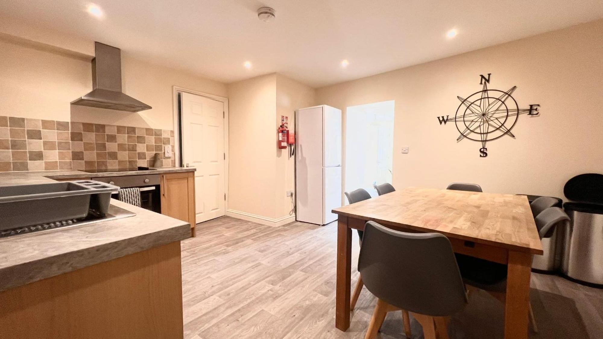 Pike House Apartment Уеймут Екстериор снимка